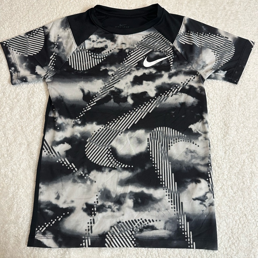 Nike Black and White Graphic T-Shirt